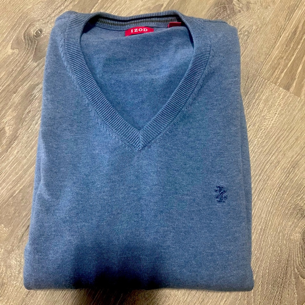 Men’s Izod Vneck Sweater Size Medium